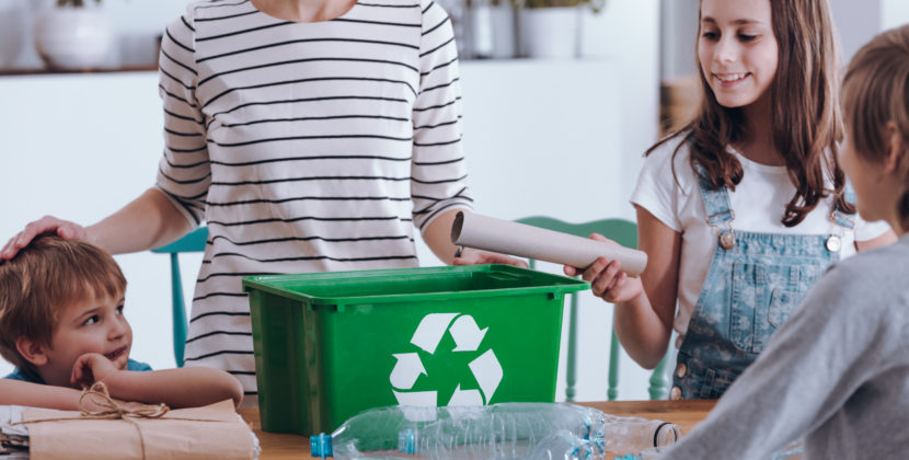 Talleres navideños de reciclaje para niños con Inagra