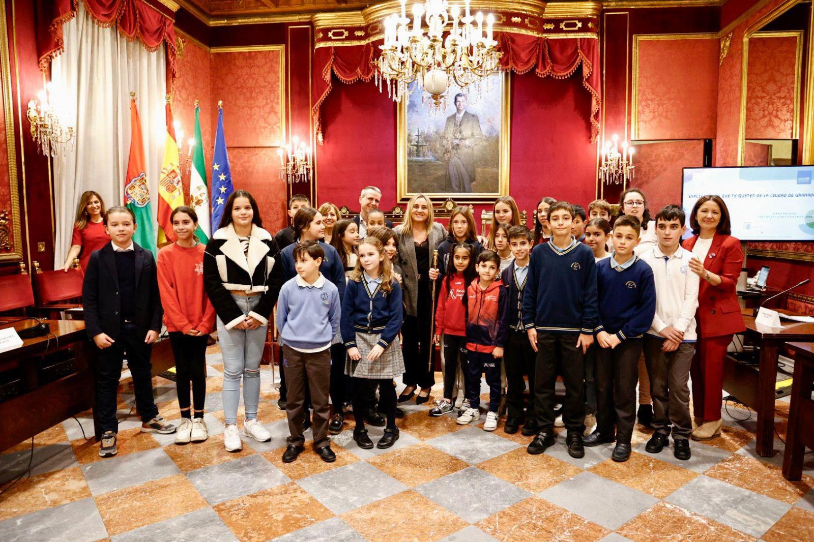 La Ciudad de Granada Celebró ayer un Pleno Infantil con Motivo del Día Mundial de la Infancia