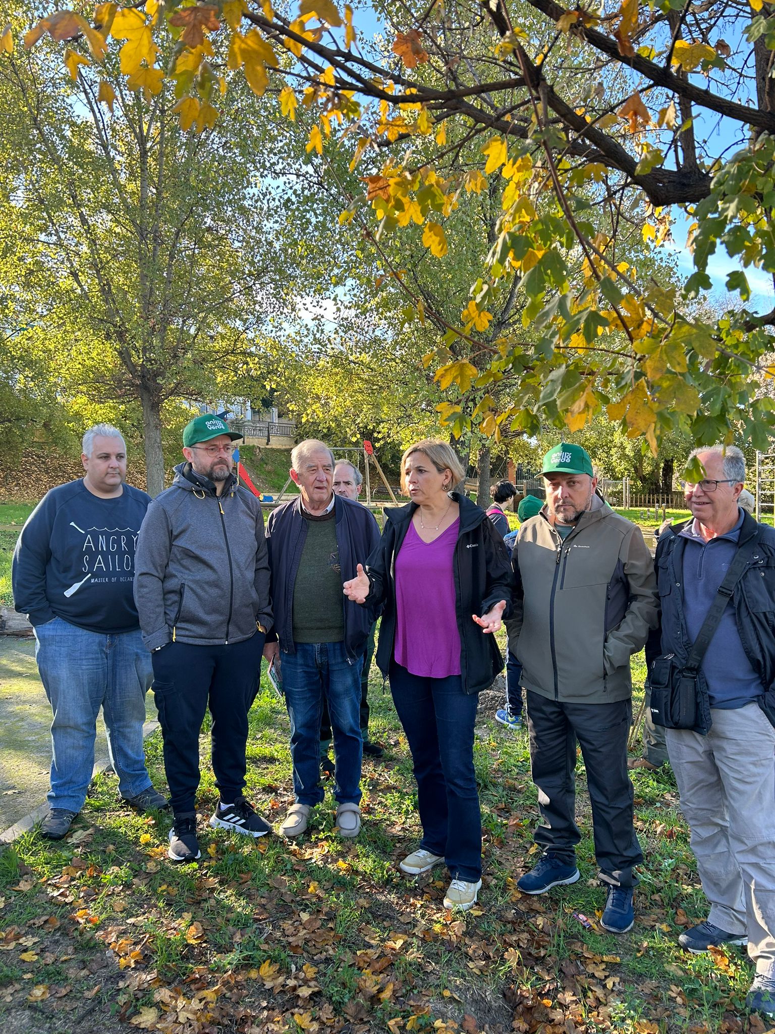 El Ayuntamiento continúa con la plantación de 40 ejemplares arbóreos en el Parque de El Fargue, el proyecto para dotar a la ciudad de un conjunto de parques con 600 árboles